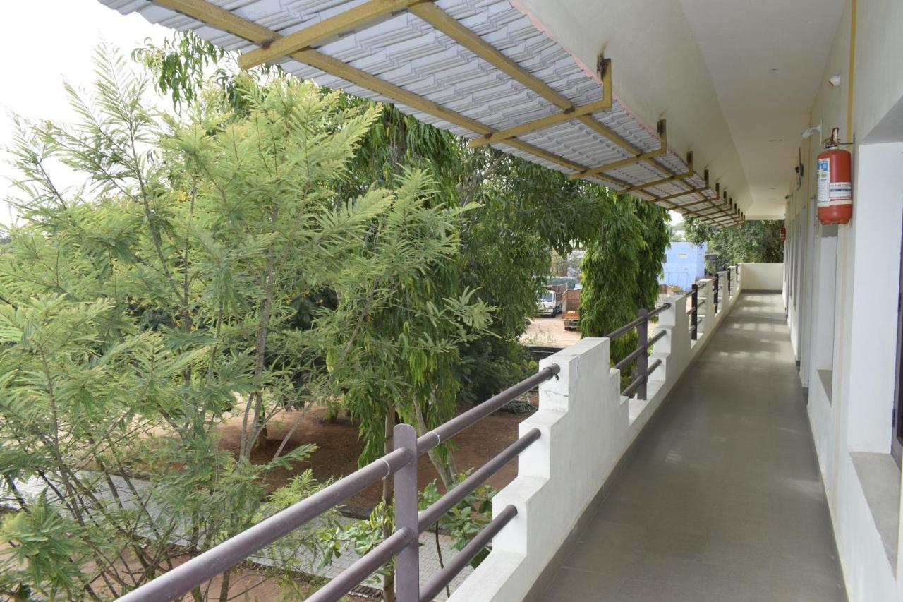 Hotel Rani Residency Puducherry Exterior foto